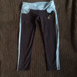 NWT Splits59 Capri Legging